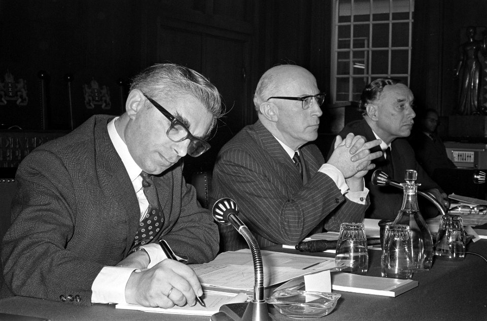 Hoorzitting over het kunstbeleid van Amsterdam in de Raadzaal van het stadhuis A, Bestanddeelnr 923-0464