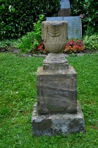 Hornau, Grab von Emmerich Joseph von Breidbach-Bürresheim (1833-1833)