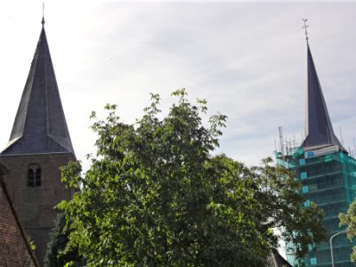 Horssen (Druten) Rijksmonument 22637 2 klokken in 2 torens photo