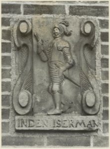 Houtmarkt 13, gevelsteen In den iserman. NL-HlmNHA 54004672