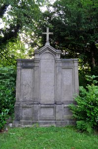 Hornau, Grab von Charlotte von Gagern (1776-1851) und Hans Christoph von Gagern (1766-1852)