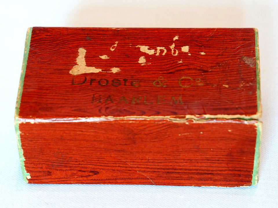 Houtpatroon geschilderd Droste doosje, foto 3