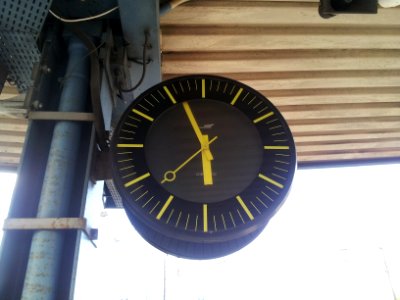 Horloge de quai de gare 01
