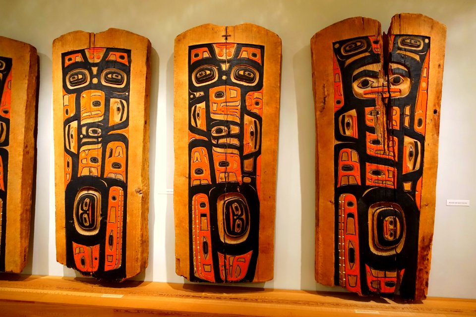 House panels, Tlingit, part 2 of 2, late 1800s, wood, paint, opercula shells - Portland Art Museum - Portland, Oregon - DSC09151