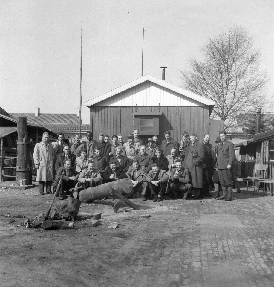 Houtopslagplaatsen, houtbewerking, arbeiders, Bestanddeelnr 251-7818