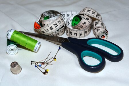 Needles thimble sew
