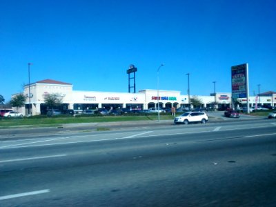 HoustonshoppingcenterwithSouthTexasDental