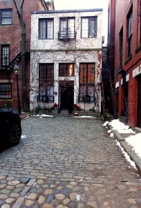House with cobbles - Beacon Hill - Boston, MA - DSC02148