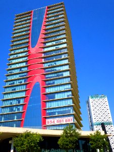 Hospitalet de Llobregat - Plaza de Europa, Torres de Toyo Ito (Torres Porta Fira), Torre Realia BCN 8