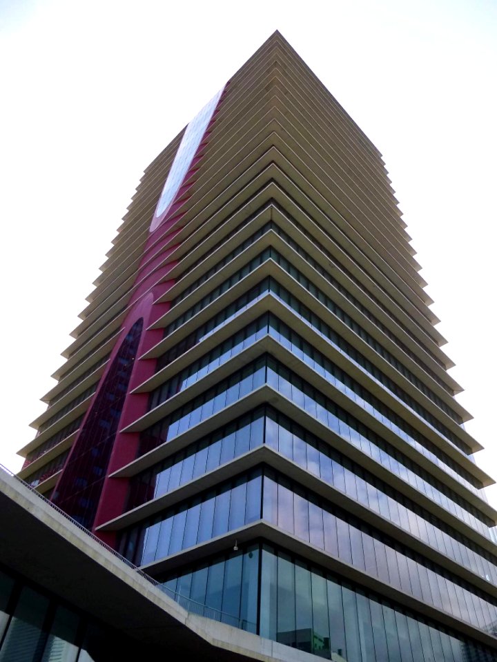 Hospitalet de Llobregat - Plaza de Europa, Torres de Toyo Ito (Torres Porta Fira), Torre Realia BCN 2