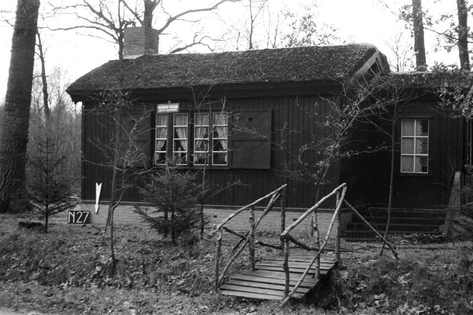 Houten huisje in Nieuwstadt (ruilverkaveling Nieuwstadt), Bestanddeelnr 170-2552
