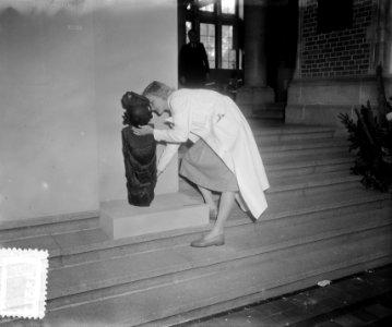 Houtdagen Koloniaal Instituut Amsterdam. Tentoonstelling. Houten beeldje, Bestanddeelnr 905-3311