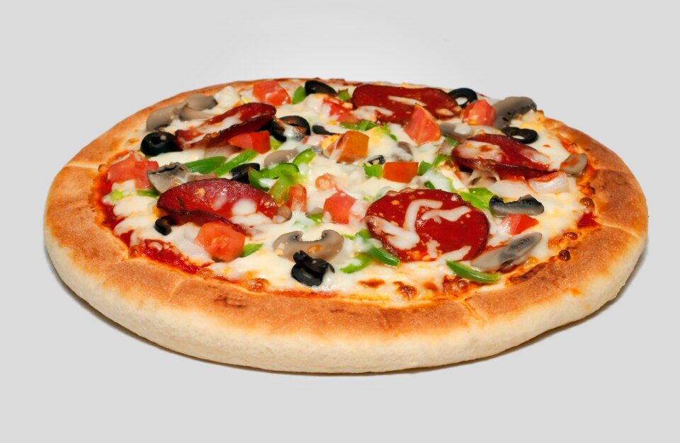Beef pepperoni pizza