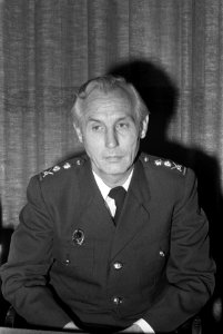 Hoofdcommissaris Th C J Sanders door burgemeester Samkalden geinstalleerd in , Bestanddeelnr 927-5543