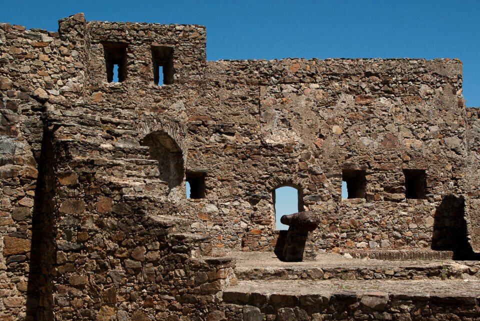 Canon ramparts medieval village