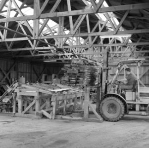 Houtbewerking, zagerijen, heftrucks, middenplaten, lonneker, Bestanddeelnr 165-1027