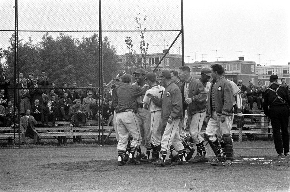 Honkbal Sparta tegen EDO 8-1 Arindell (links) heeft voor Sparta een home-run ge, Bestanddeelnr 915-2682