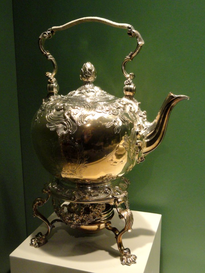 Hot Water Kettle with Tripod and Spirit Lamp, 1743-1744, Paul de Lamerie, England, silver - Art Institute of Chicago - DSC09782