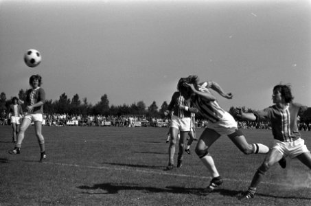 Hoofddorp tegen Heerenveen 0-5, KNVB-beker, Meijering scoort 0-1, Bestanddeelnr 926-6380