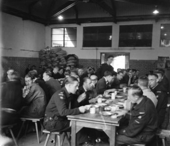 Hoofdkwartier van het Rode Kruis te Alphen aan den Rijn, Bestanddeelnr 900-4857