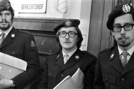 Hoog Militair Gerechtshof behandelt hoger beroep van led VVDM Den Haag , demonst, Bestanddeelnr 925-0851