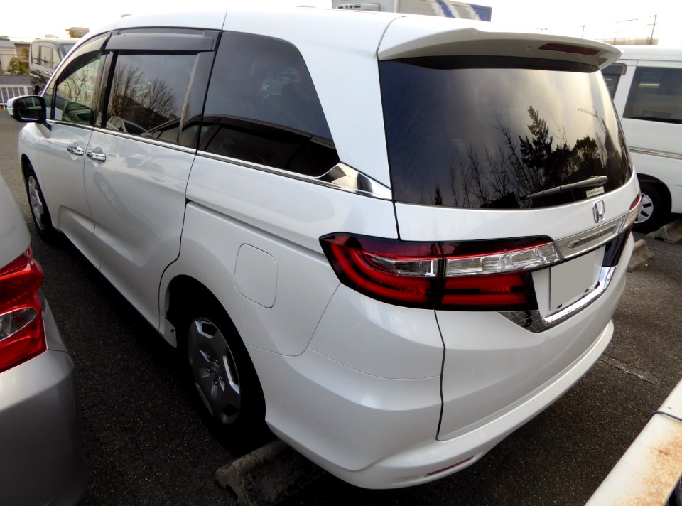 Honda ODYSSAY G (RC1) rear
