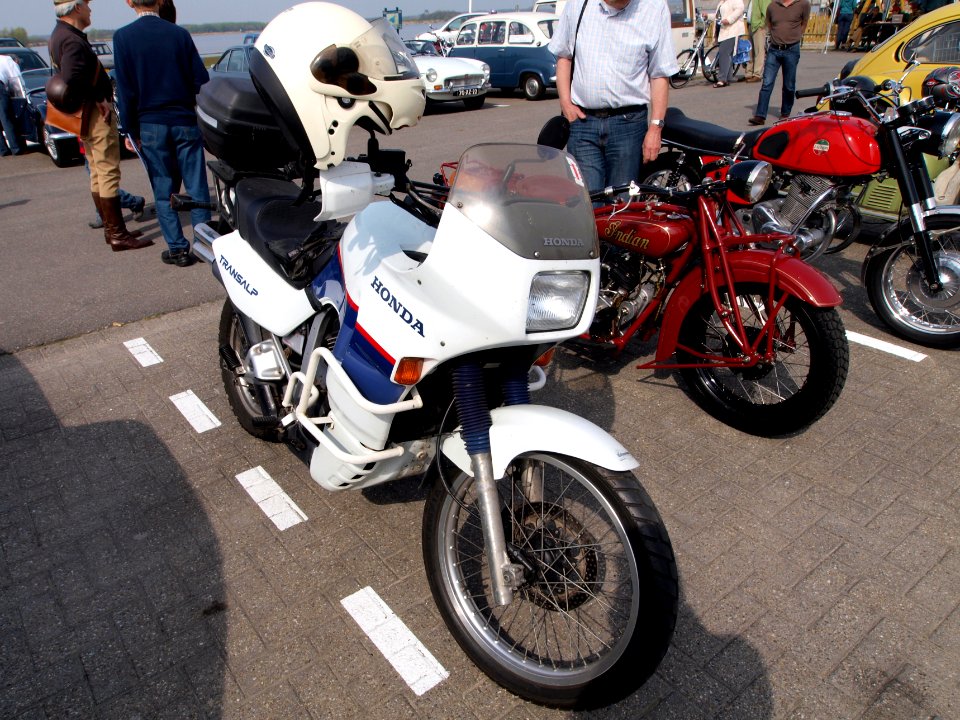 Honda Transalp pic2