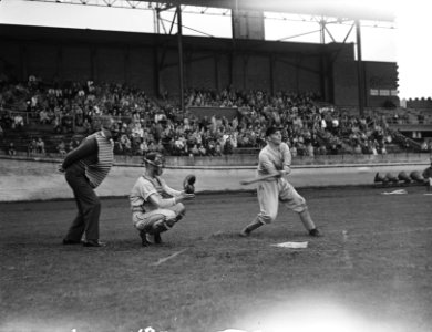 Honkbal Nederlands Bondsteam, Urbanus aan slag met Jack Lynch scheidsrechter, Bestanddeelnr 906-6002