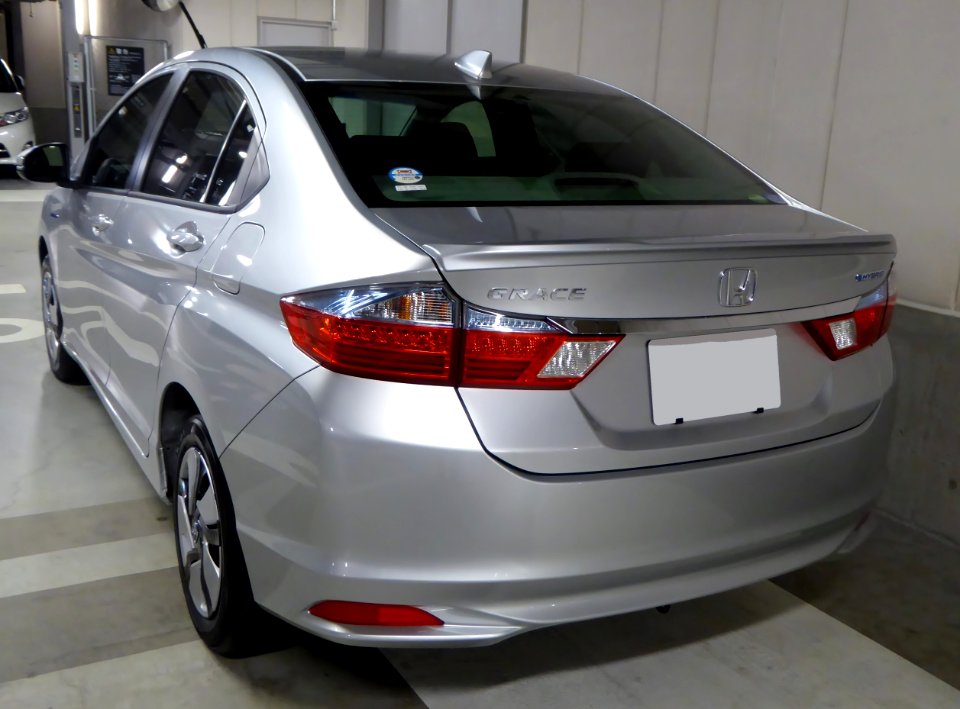 Honda GRACE HYBRID DX (GM4) rear