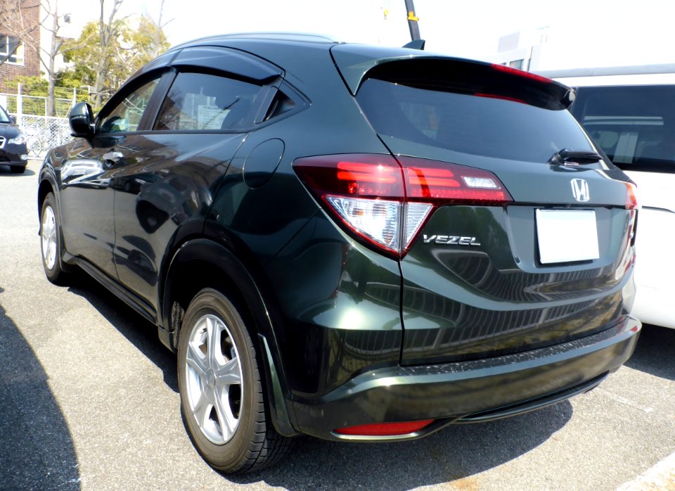 Honda VEZEL HYBRID X L Package (RU3) rear