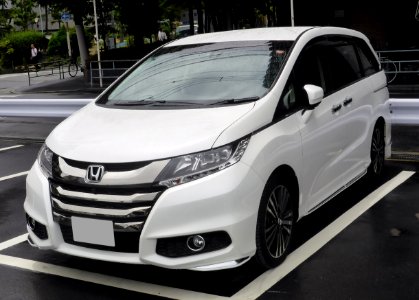 Honda ODYSSEY ABSOLUTE EX (RC1) front
