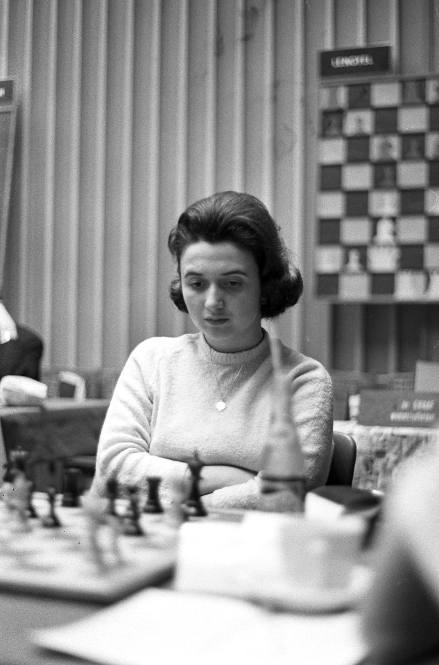 Hoogovenschaaktoernooi, de beste dame onder de schaakster was mejuffrouw Katja J, Bestanddeelnr 917-3681