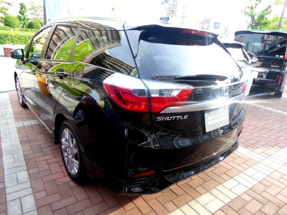 Honda SHUTTLE HYBRID Z (GP7) rear