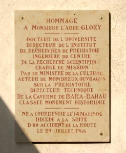 Hommage abbé Glory Bara Bahau