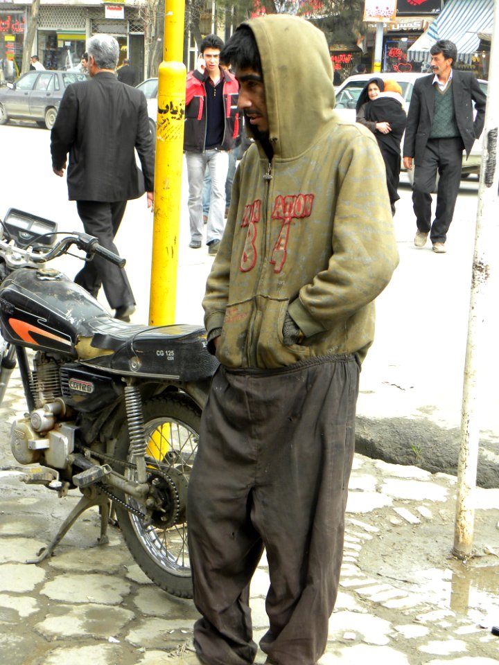 Homlesss men in Nishapur 8