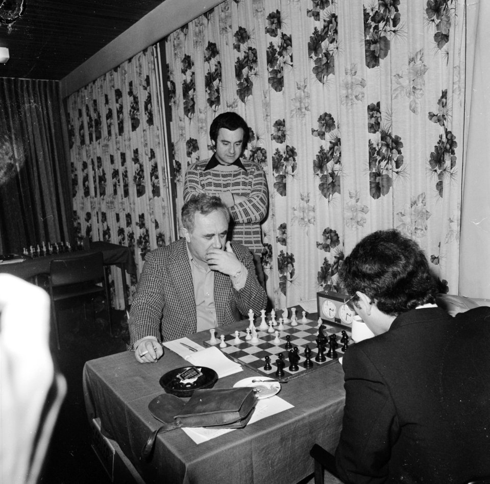 Hoogovenschaaktoernooi Geller, Sosonko kijkt, Bestanddeelnr 928-9963