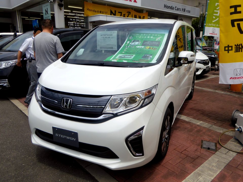 Honda STEPWGN G・EX (RP1) front