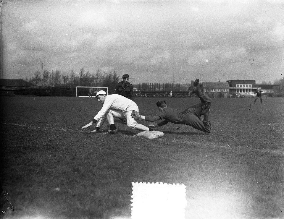 Honkbal. Blauw-Wit tegen de Catchers . Spelmoment, Bestanddeelnr 905-6861