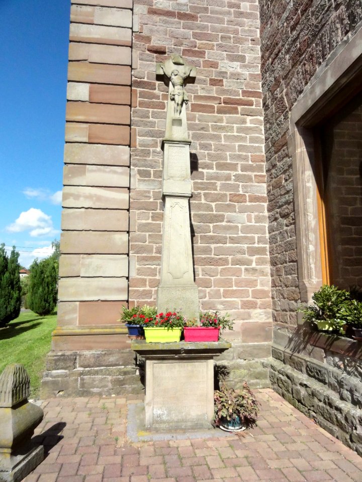 Hommarting (Moselle) Église Saint-Martin extérieur, croix