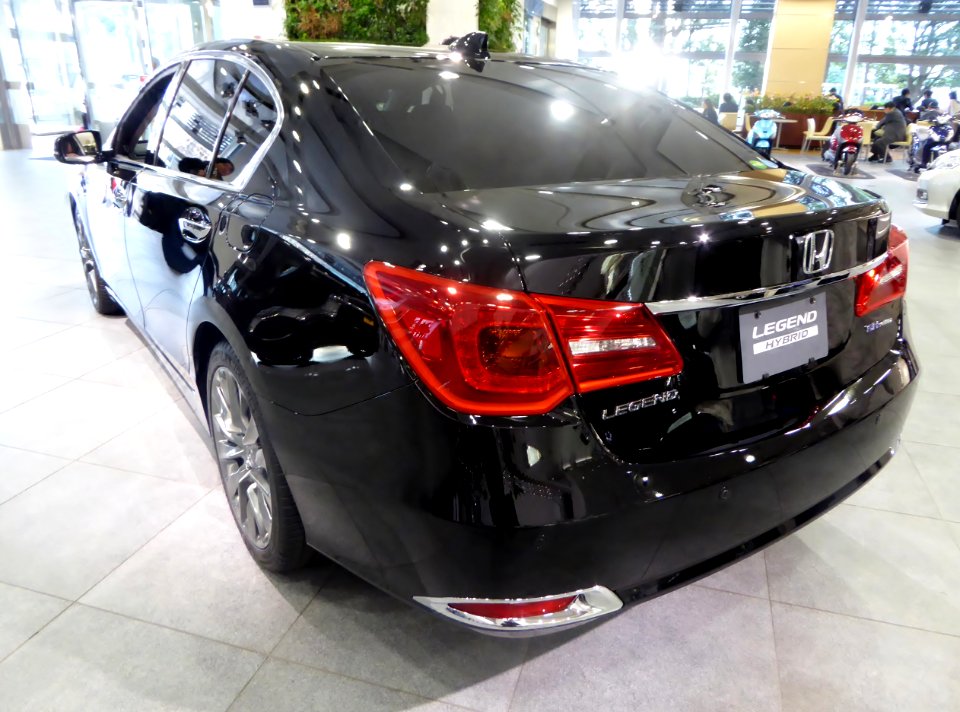 Honda LEGEND Hybrid EX (KC2) rear