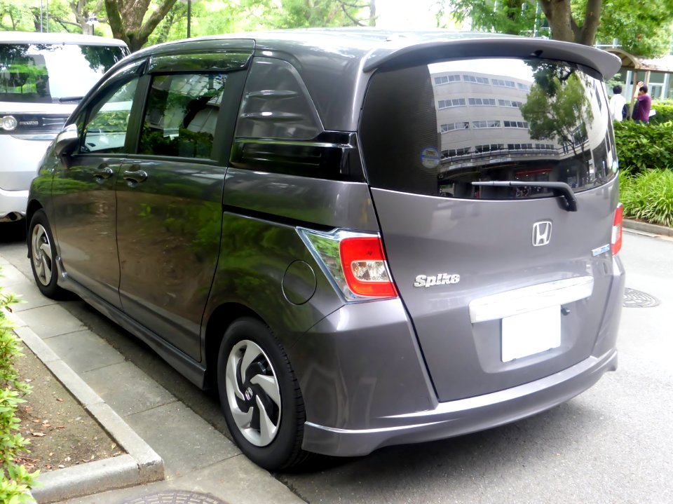 Honda FREED Spike HYBRID JUST SELECTION (GP3) rear