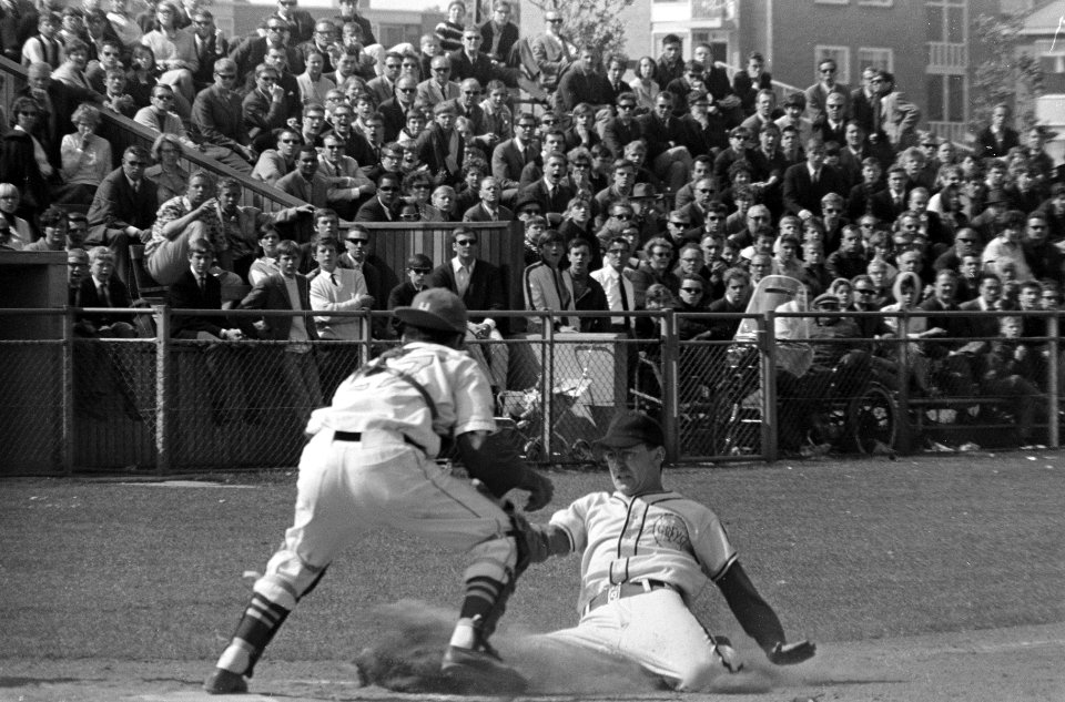 Honkbal, Haarlem Nicols tegen Luchtbals (Belgie), het binnenglijden der Belgisch, Bestanddeelnr 919-2041