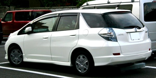 Honda Fit Shuttle Hybrid rear