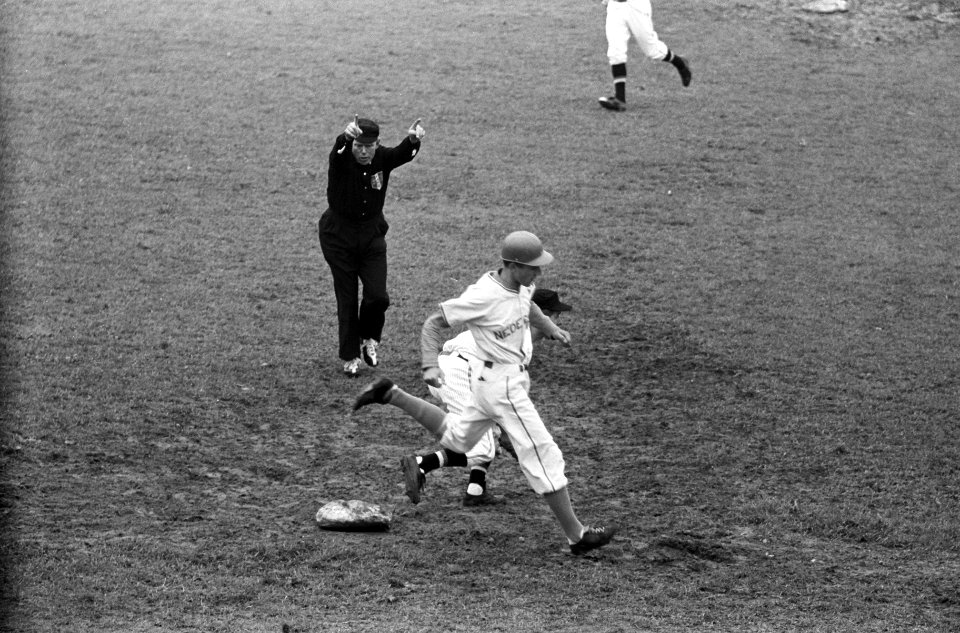 Honkbal Belgie tegen Nederland te Antwerpen. Speelmomenten, Bestanddeelnr 915-1886