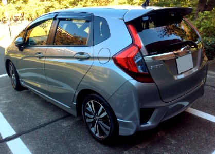 Honda FIT HYBRID・HYBRID S Package (GP5) rear