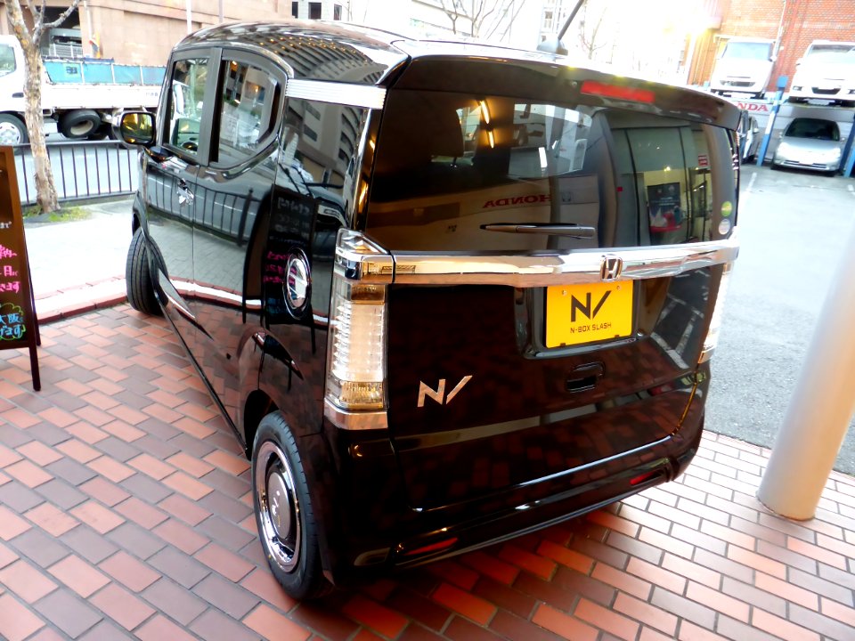 Honda N-BOX SLASH X (JF1) rear