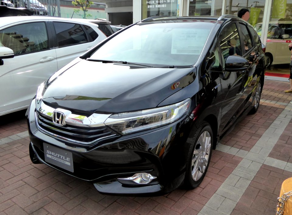 Honda SHUTTLE HYBRID Z (GP7) front