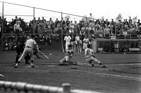 Honkbal ABC tegen OVVO 1-3, Crouwel scoort eerste punt voor OVVO, Bestanddeelnr 917-7769