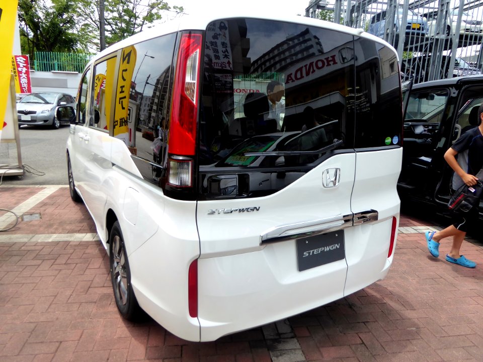 Honda STEPWGN G・EX (RP1) rear