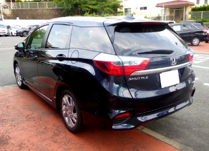 Honda SHUTTLE HYBRID Z (DAA-GP7) rear
